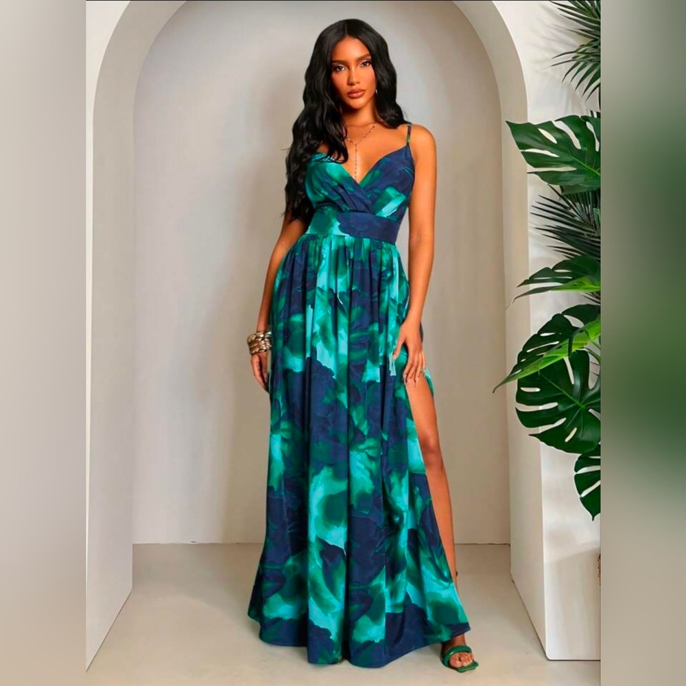 Elegant Green and Blue Tropical Vacation Dress (S)